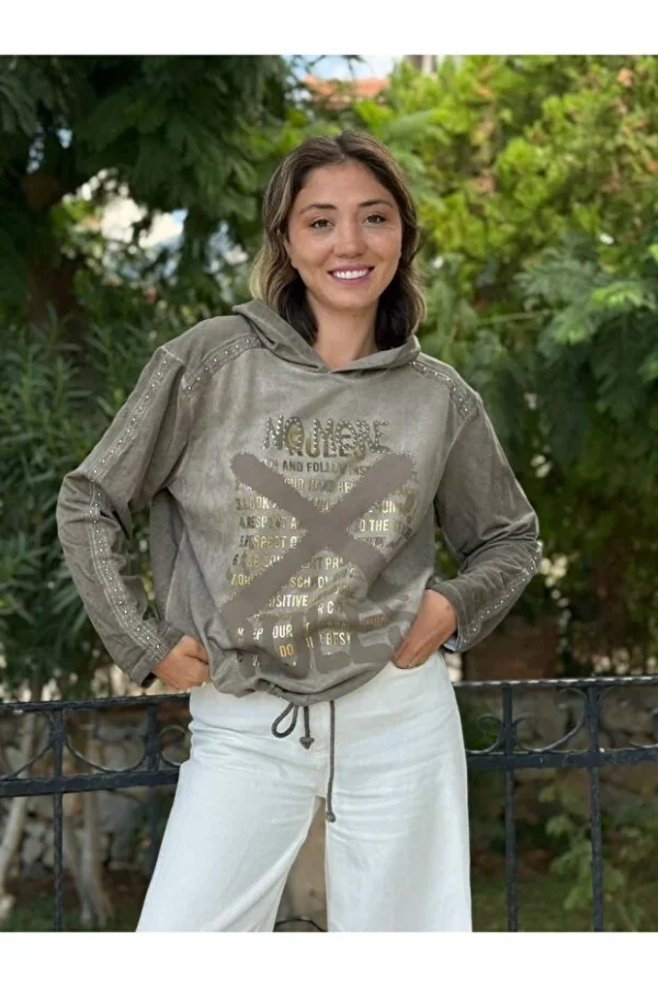 5 Italian Text Printed Sleeve Studded Hooded Sweatshirt Mink